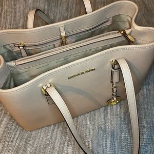 Large MK Muave Pink Purse 👛